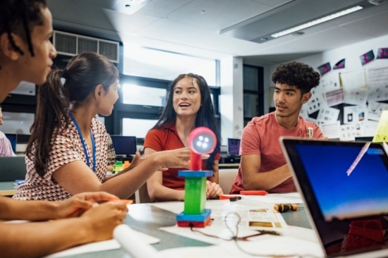 Blended learning là gì? Mô hình và cách triển khai hiệu quả